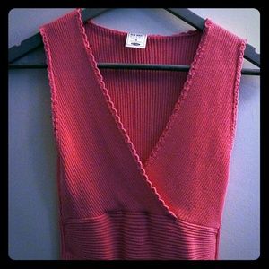 Sleeveless pink shirt